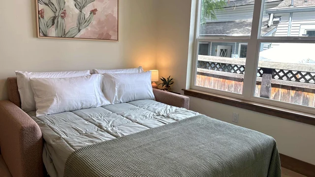 Bedroom image 1