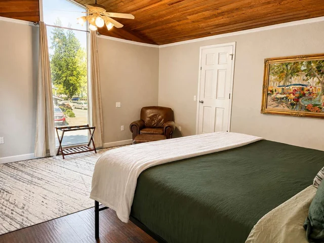 Bedroom image 1