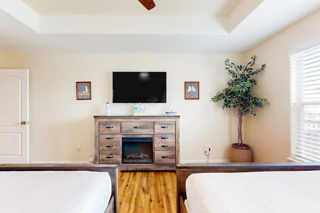 Bedroom image 1