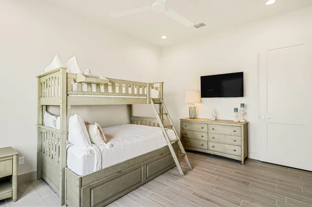 Bedroom image 1