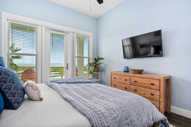 Bedroom image 1