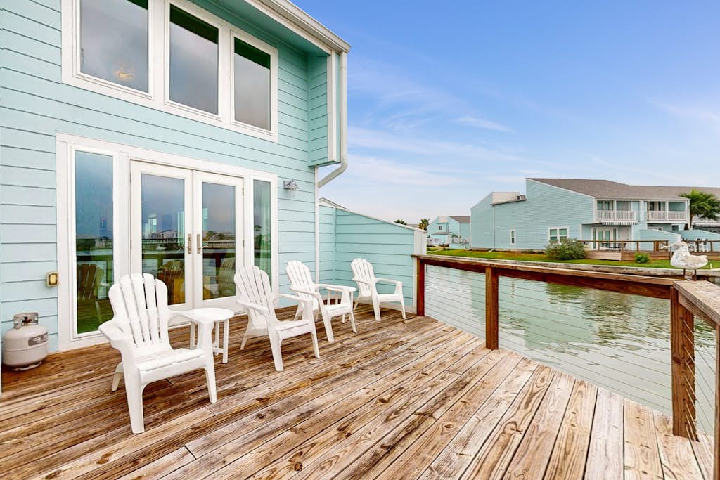 Pelican Point - Waterfront, Pool & Dock Access property photo 5