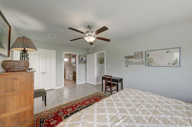Bedroom image 1