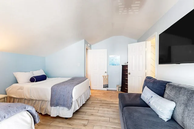 Bedroom image 1