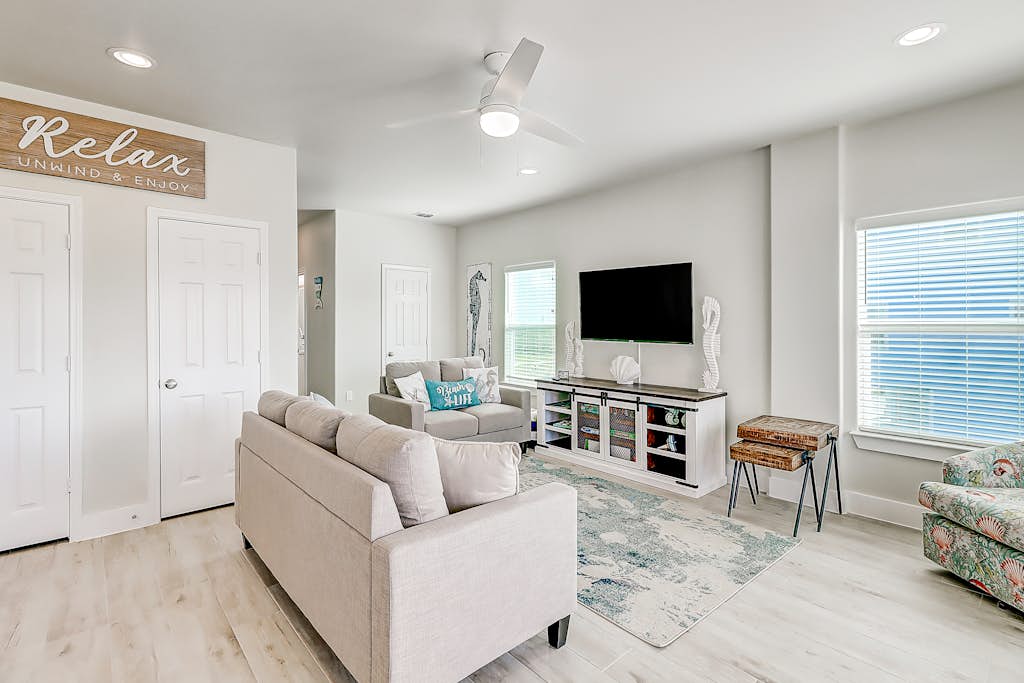 Home property photo 5