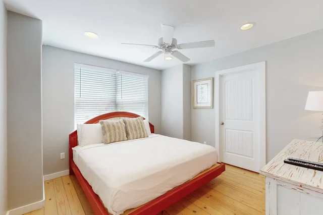 Bedroom image 1