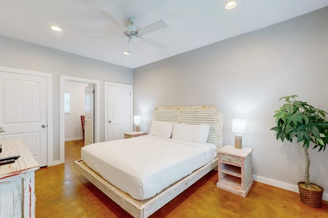 Bedroom image 1