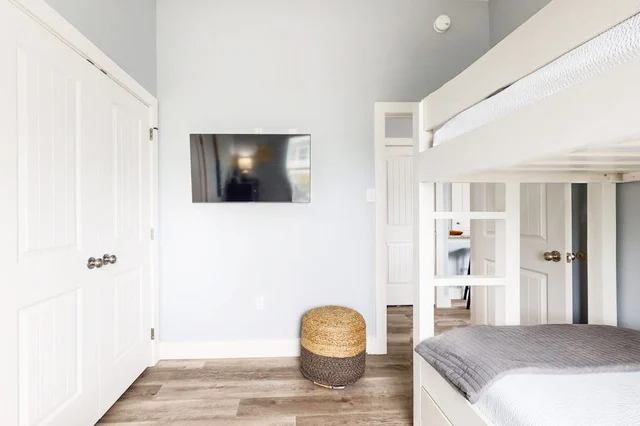 Bedroom image 1