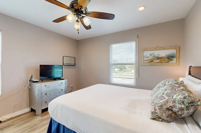Bedroom image 1