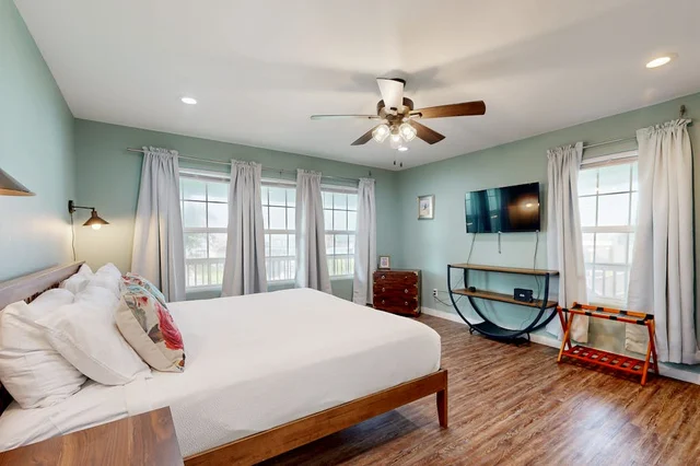 Bedroom image 1