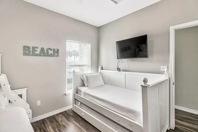 Bedroom image 1