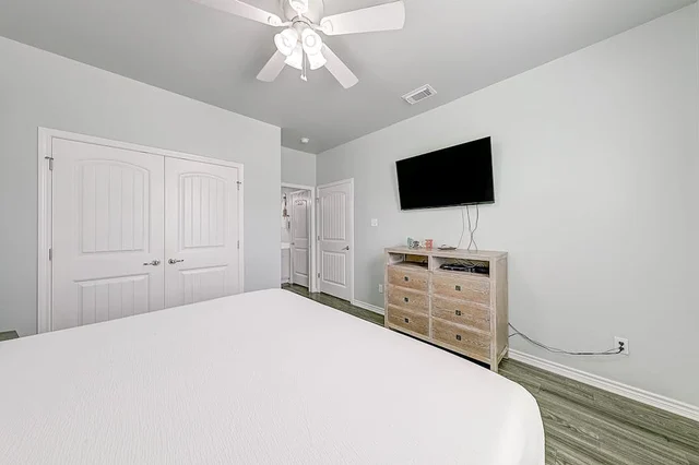 Bedroom image 1