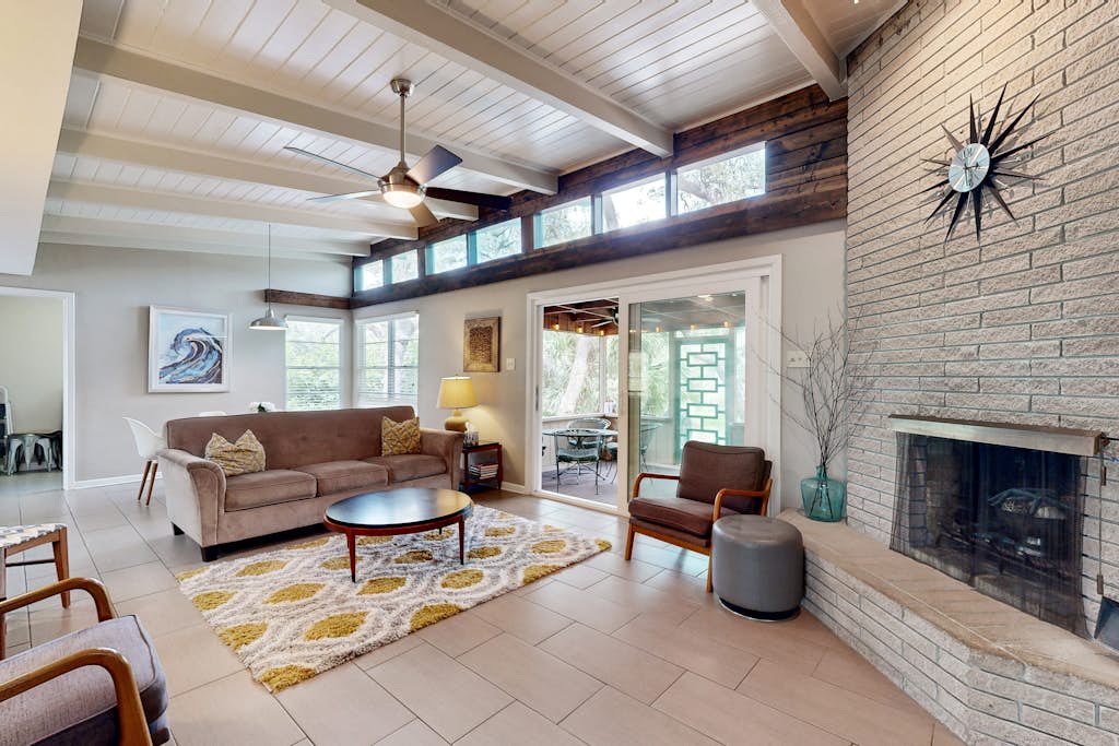 Zen Live Oak Living - Fire Pit, Lanai & Dogs OK property photo 3