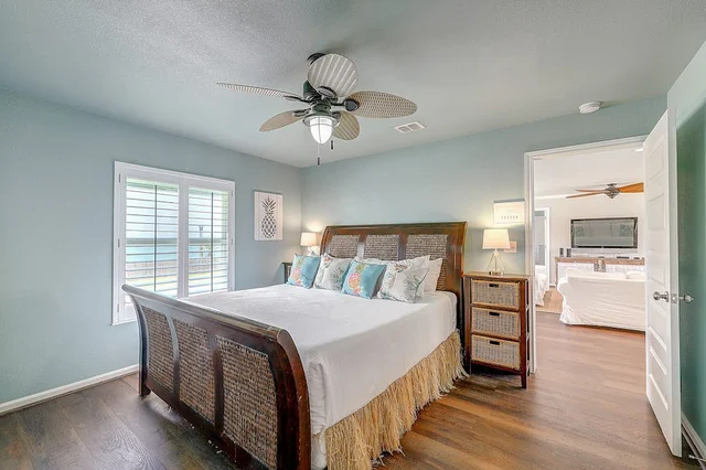 Bedroom image 1