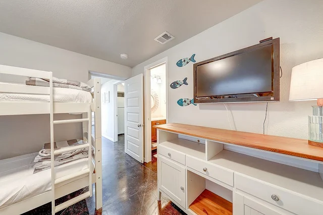 Bedroom image 1