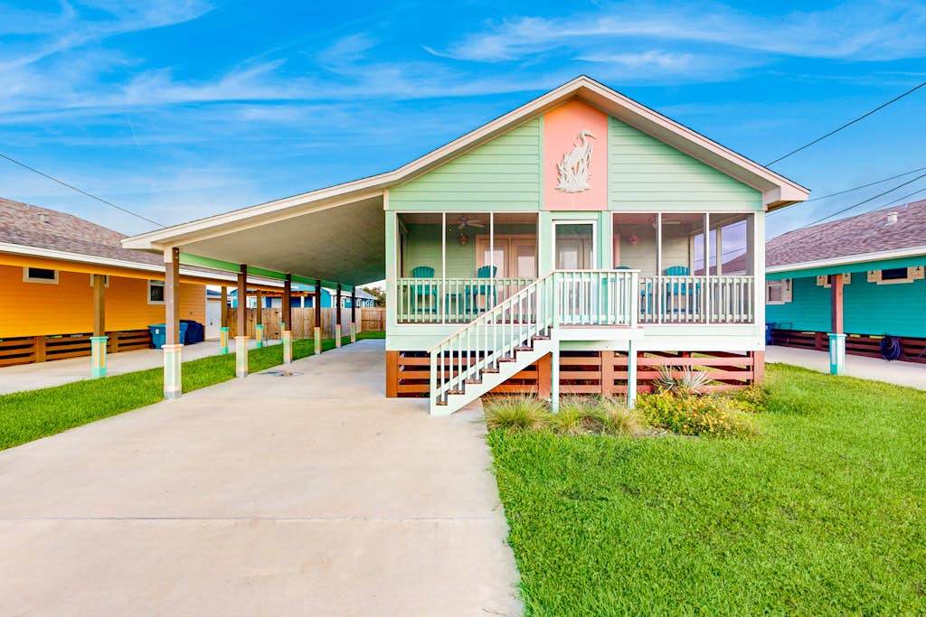 Heron's Hideaway - Screened Porch, Walk to Bay property photo 1