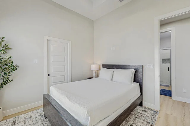 Bedroom image 1