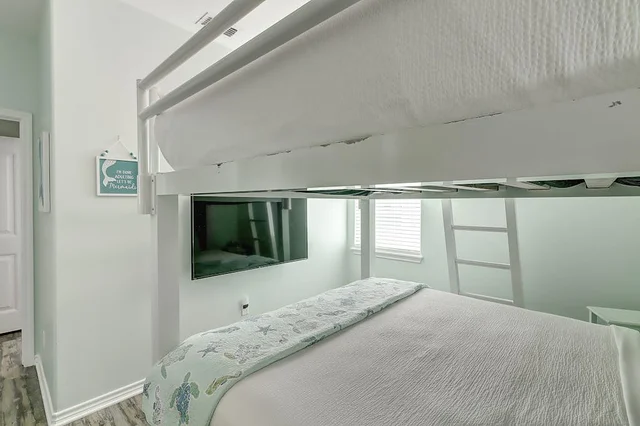 Bedroom image 1