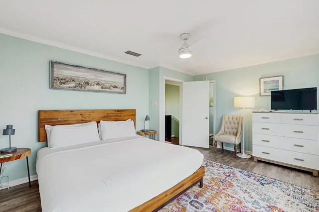 Bedroom image 1