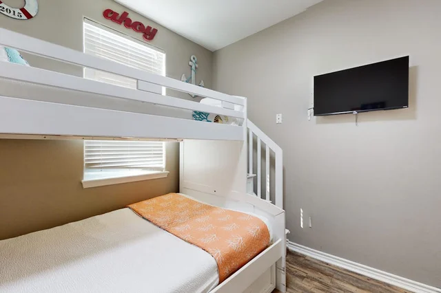 Bedroom image 1