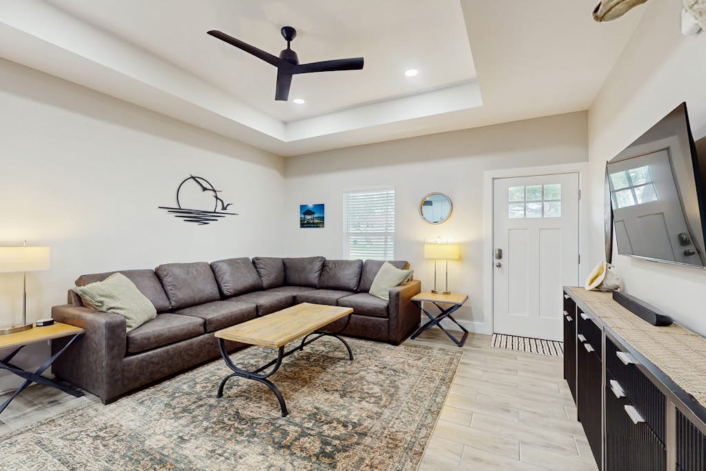 The Hammerhead - Near the Beach, Yard & Dogs OK property photo 1