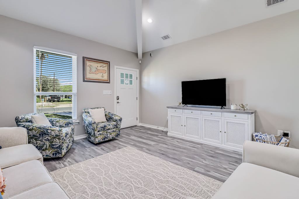 The Bay Breeze Beauty property photo 5