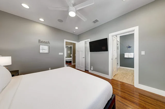 Bedroom image 1