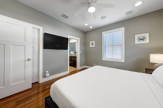Bedroom image 1