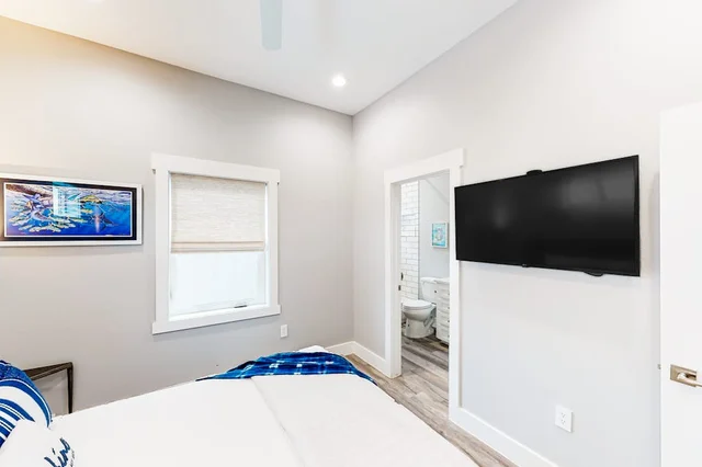 Bedroom image 1