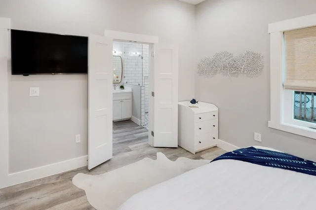 Bedroom image 1