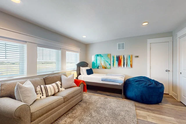 Bedroom image 1