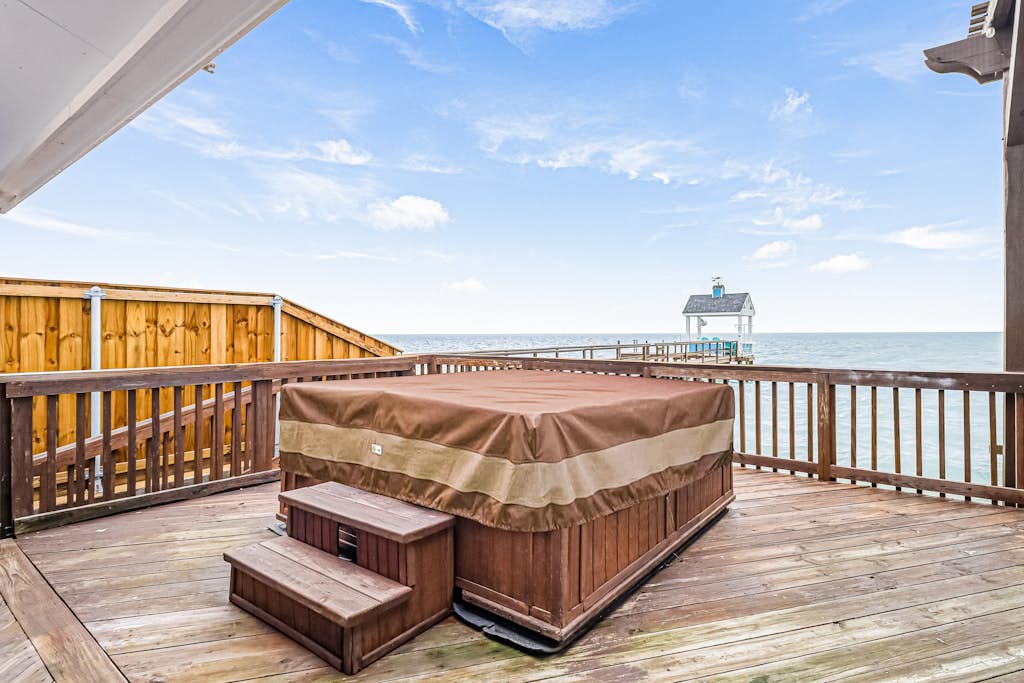 Bay Breeze Beauty - Waterfront, Hot Tub & Dogs OK property photo 4