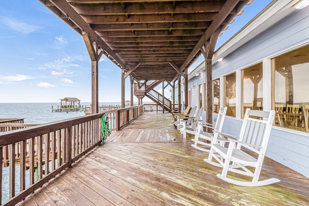 Bay Breeze Beauty - Waterfront, Hot Tub & Dogs OK property photo 2