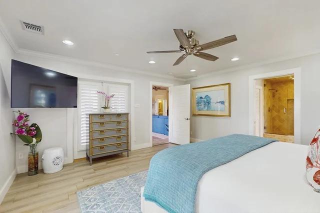 Bedroom image 1