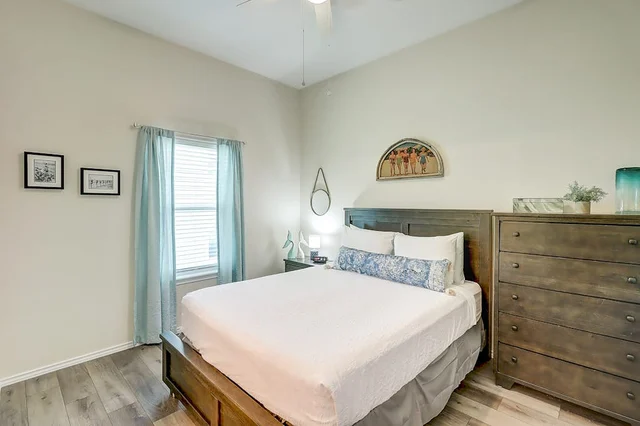 Bedroom image 1