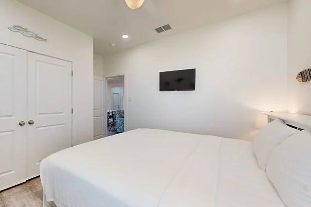 Bedroom image 1