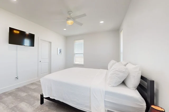 Bedroom image 1