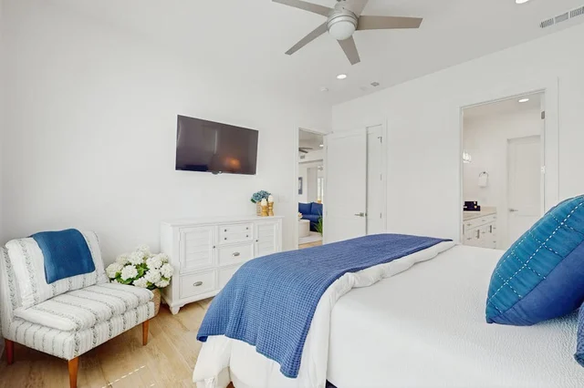 Bedroom image 1