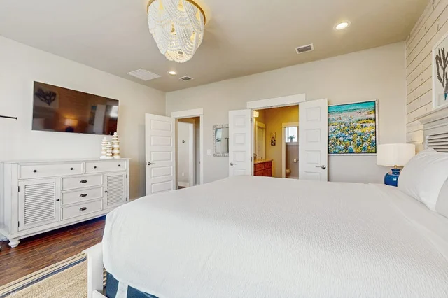 Bedroom image 1