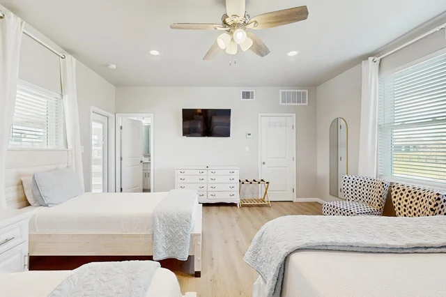 Bedroom image 1