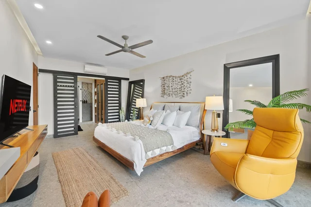 Bedroom 1 image 1