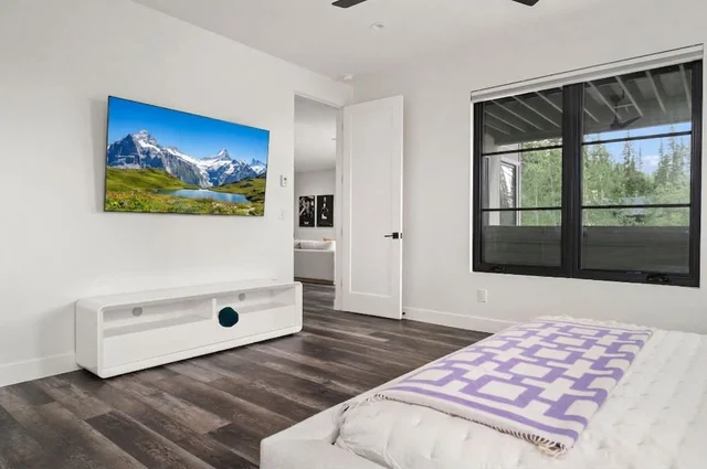 Bedroom image 1