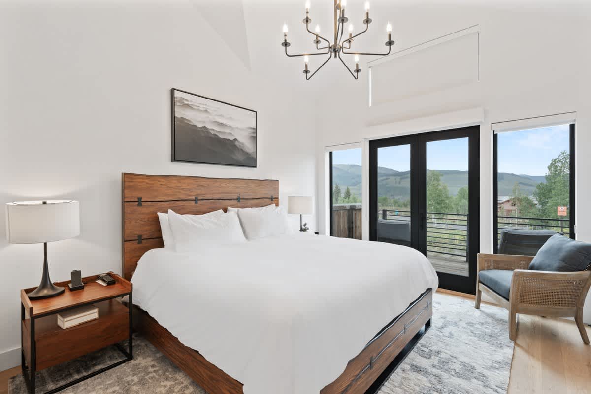 Bedroom image 1