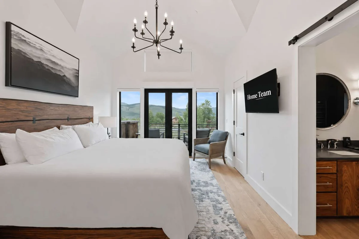 Bedroom image 1