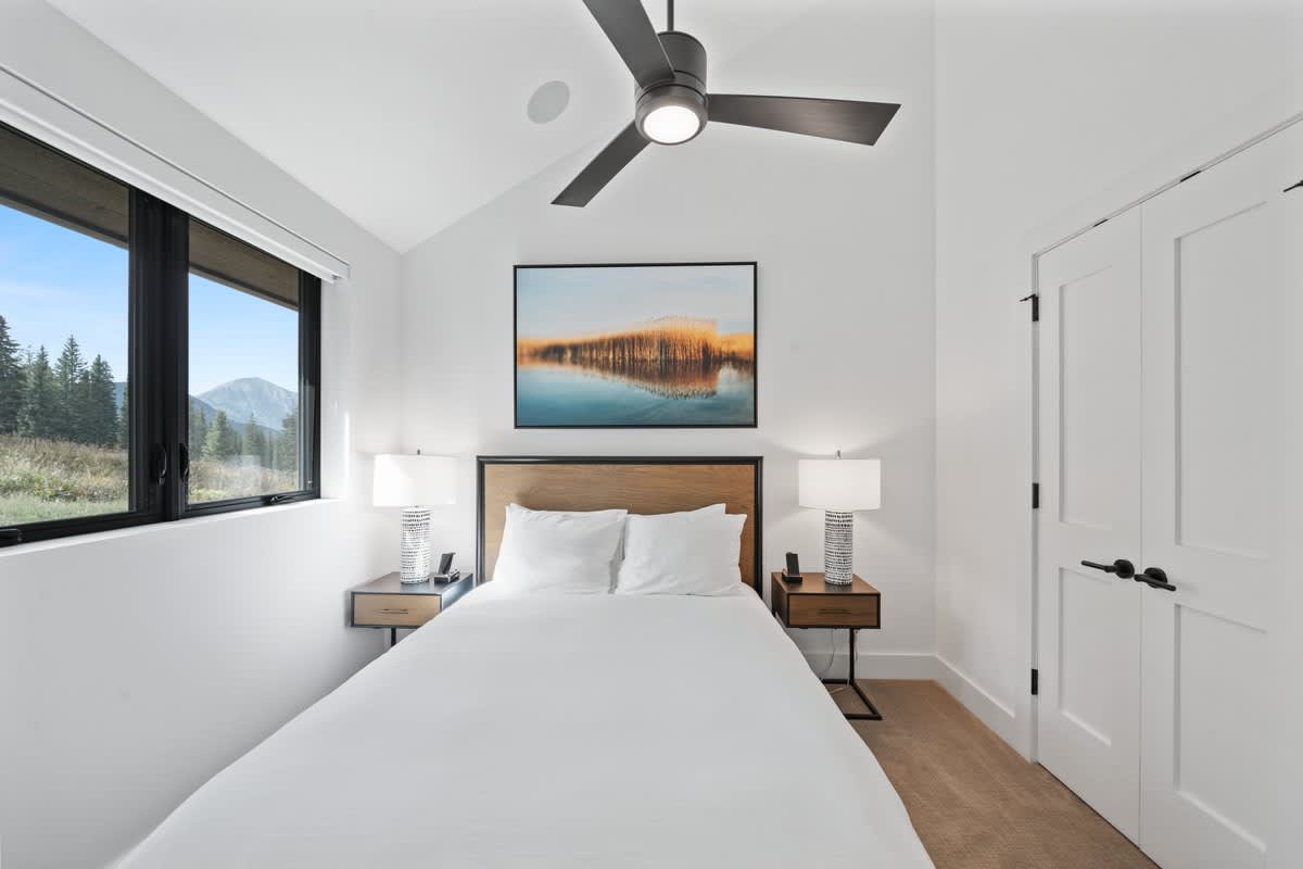 Bedroom image 1