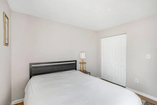 Bedroom 5 image 1