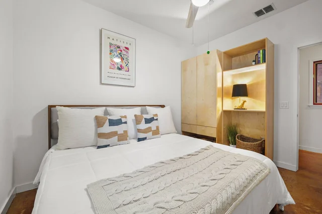 Bedroom 1 image 1