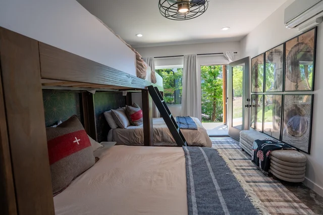 Bedroom 1 image 1