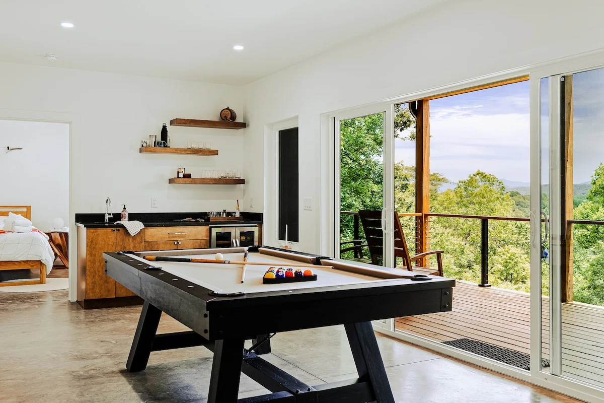 Letting Geaux, Hot Tub + Pool Table + Fire Pit property photo 2