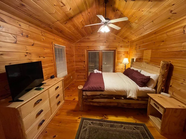 Bedroom 3 image 1